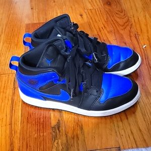 🌼SOLD🌼 Nike Air Jordan Mid Retro 1s Royal OG